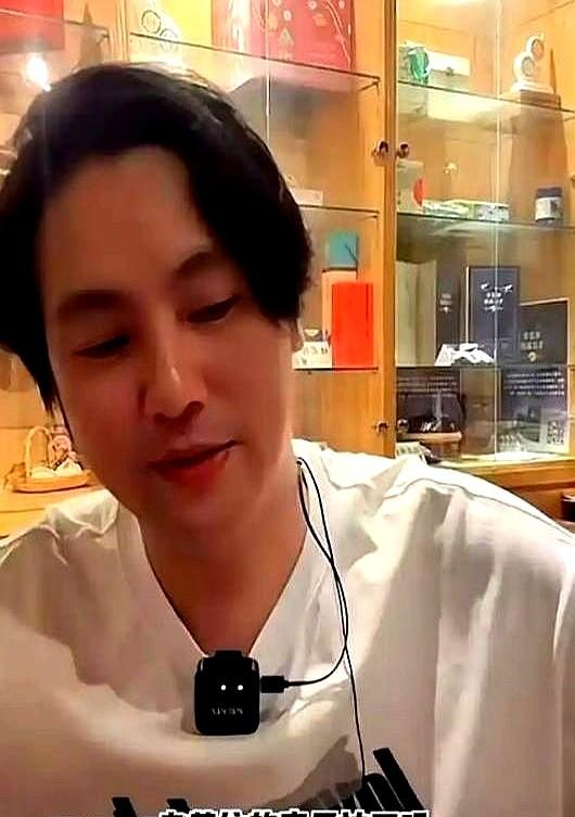 汪小菲又怂了？最近黄春梅也是消停了。要说这事儿还得从孩子身上找原因，别看