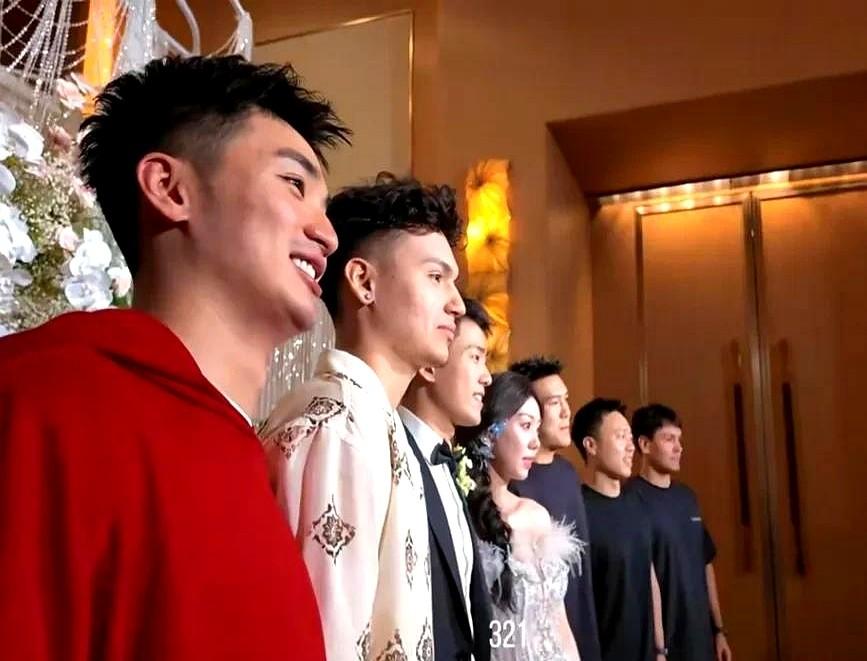 于德豪不愧是CBA的官宣官，在爆料新疆队队长阿布都沙拉木的女朋友之后，又在参加范