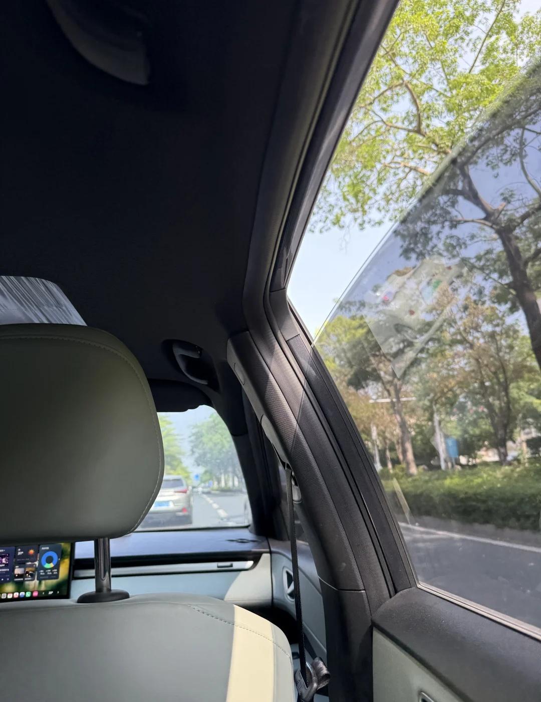 顺风车司机要赶我下车？省流版：烟民男车主出尔反尔，不关窗就让女大学生乘客在公路