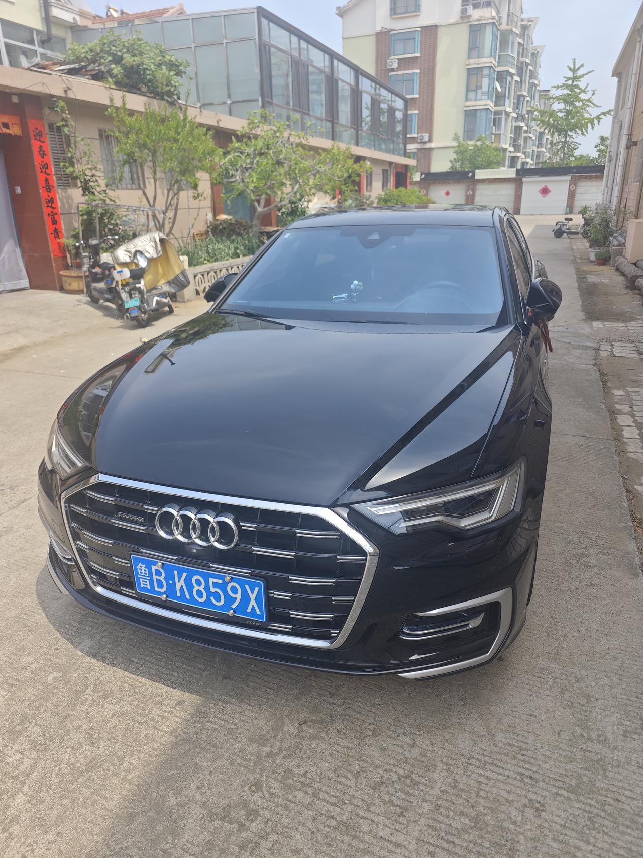 我的大六子是45四驱版本的，C8版本的A6L，最低版本是40两驱，适合预算不太充