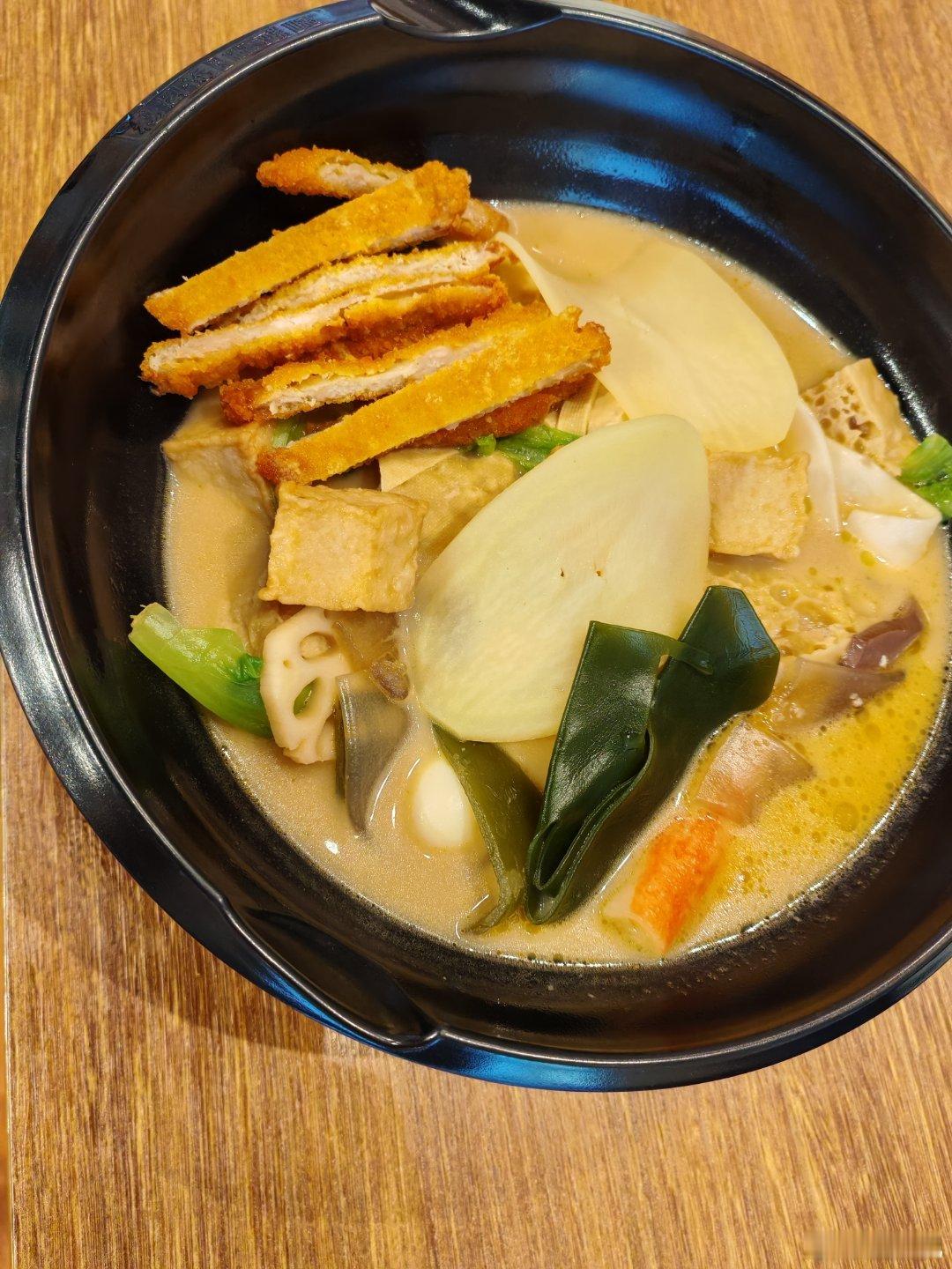 一盆麻辣烫，一碗米饭，今晚的晚饭安排好了～​​​