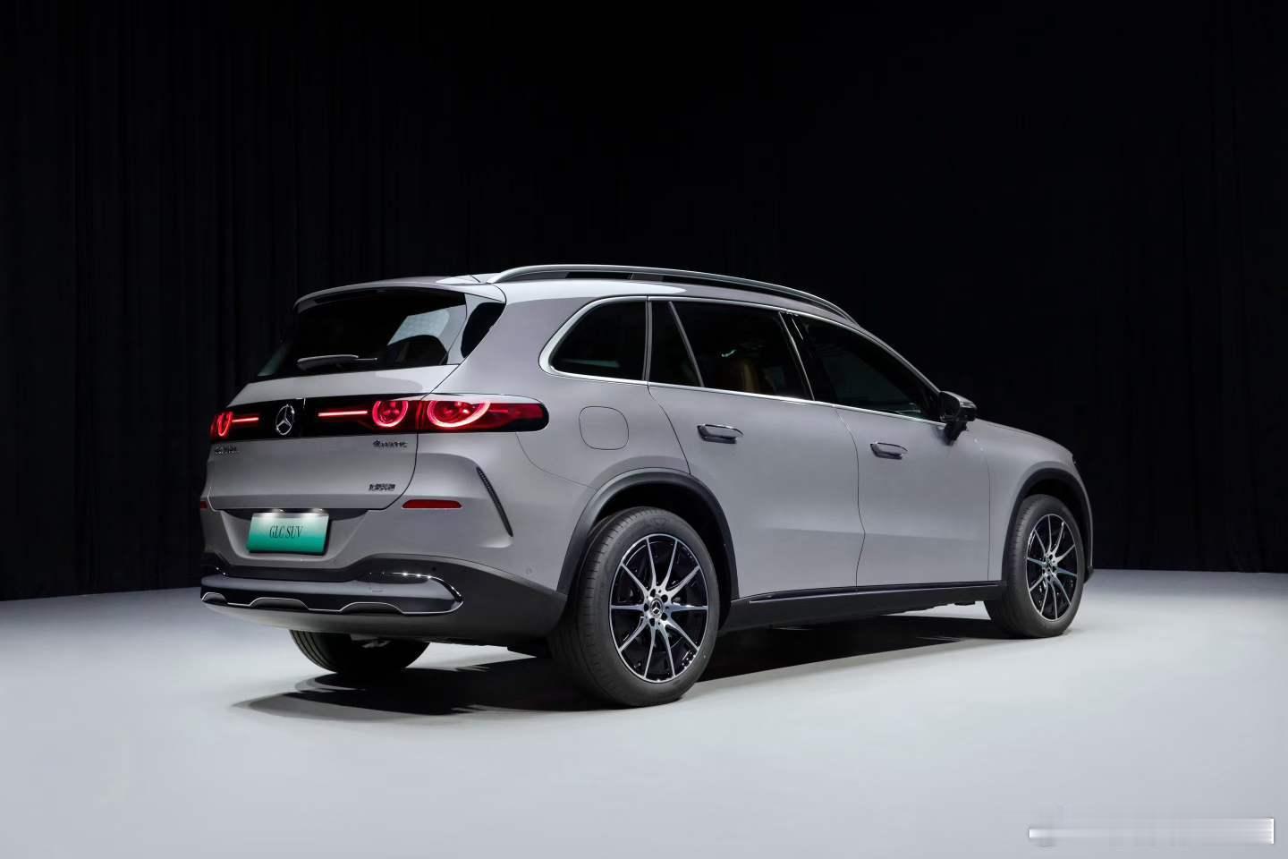 奔驰GLC纯电，原生纯电平台打造，接替EQC。这外饰风格和内饰什么水平？