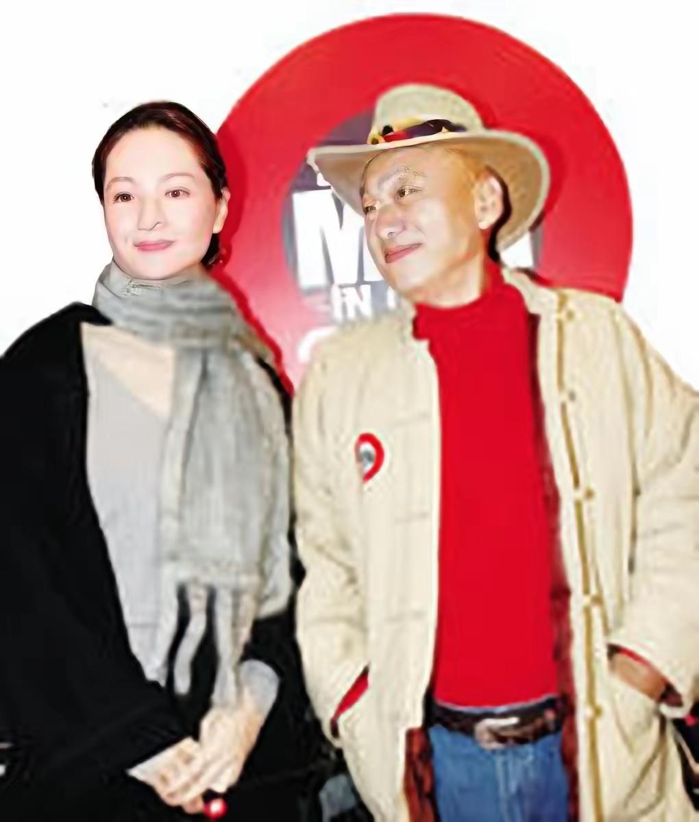 两人是当年很出名的两岸婚姻，贺顺顺是青岛舞蹈演员，比凌峰小18岁，1993年结婚