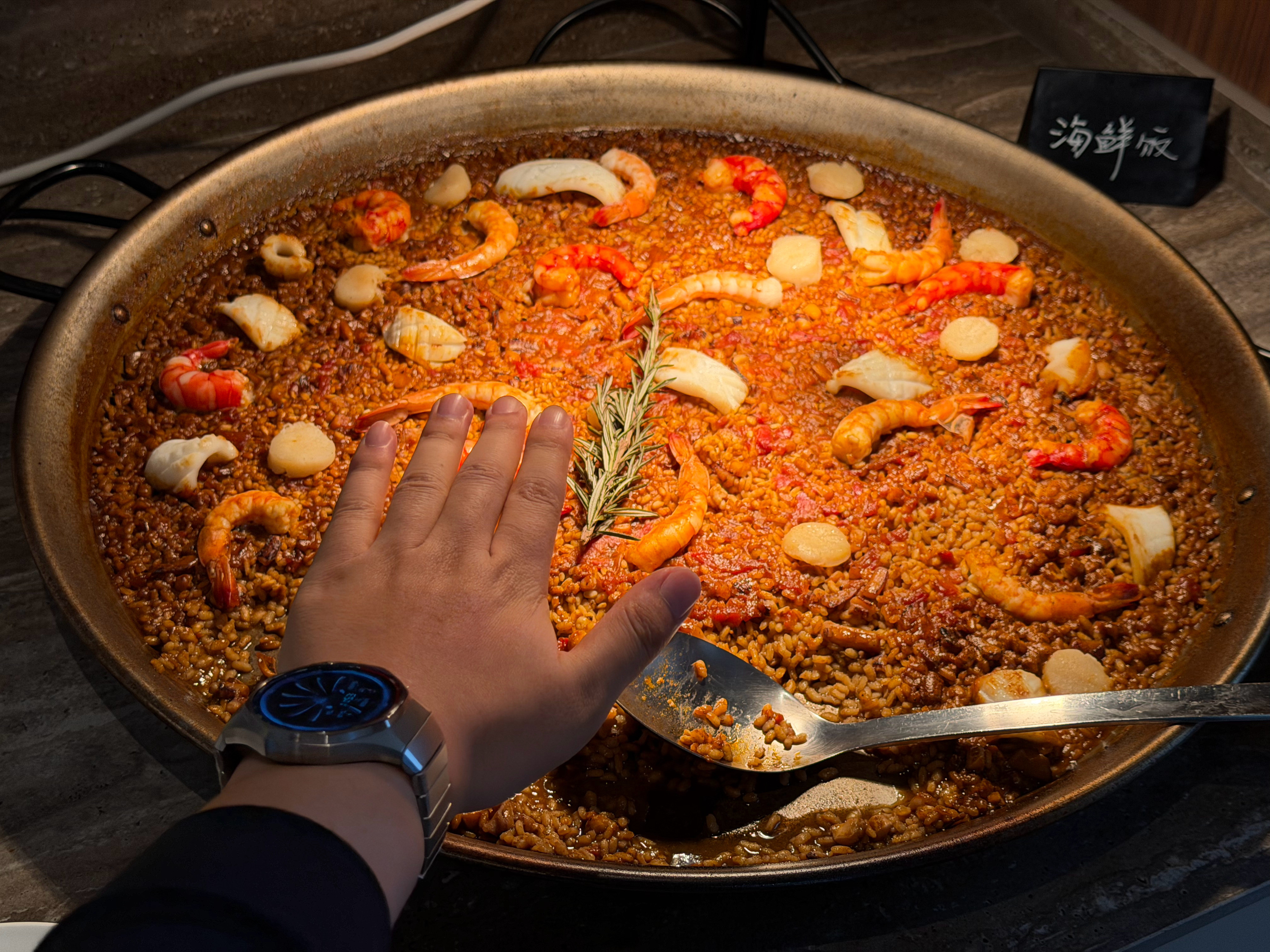 欧洲人真的是太惨了，最好吃的西班牙海鲜饭竟然是夹生的最近吃了很多好东西，包括米其