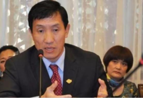 “中国拿什么挑战美国？人均收入只有人家的8%！”就是这位中国经济领域专家-黄亚生