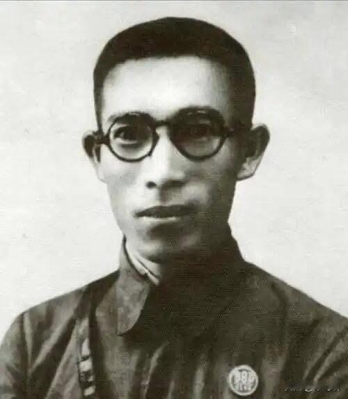 1937年淞沪会战，姚子青率500战士死守宝山，与日寇血战七天七夜，顶住日军海陆