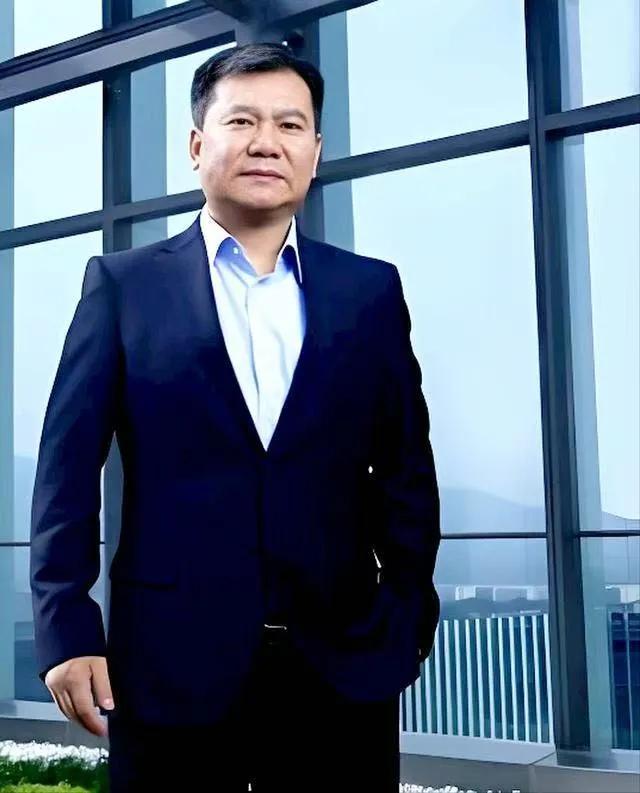 2387亿债务，蝉联七届江苏首富的张近东，个人资产已经彻底清零了。今天我看到苏宁