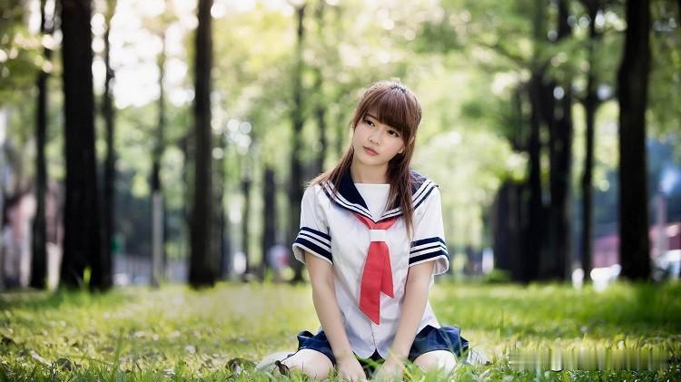 女人敢跟你如此“越界”，摆明了等你来“泡”：1、和你聊天，不排斥你说暧昧的话题