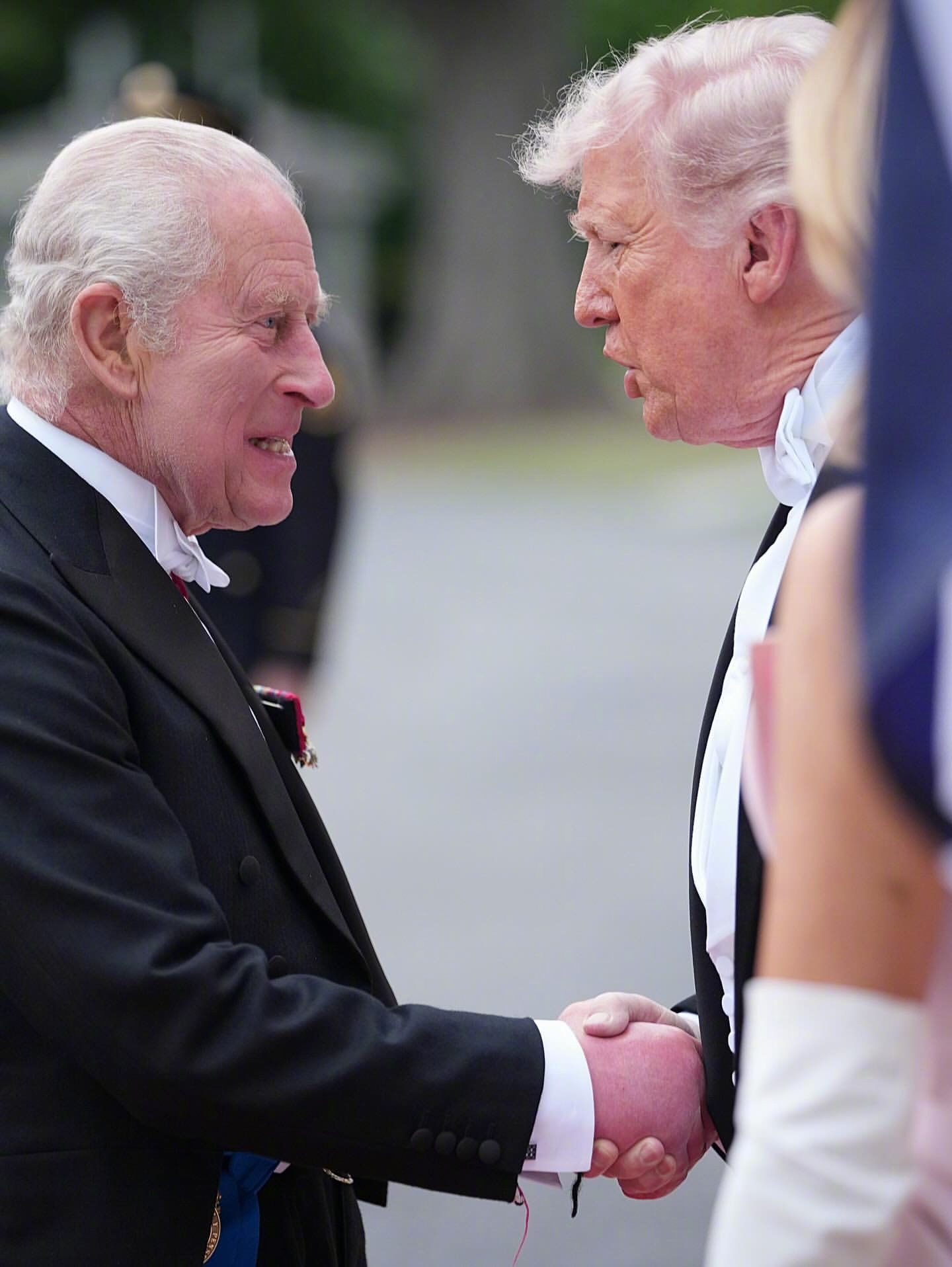 特朗普夫妇周二晚在白宫为查尔斯国王和卡米拉王后举行国宴，第一夫人为当晚精心策划了