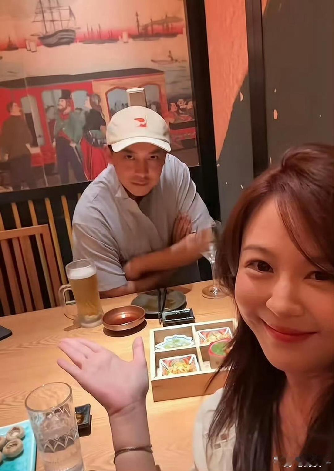 老友聚餐引回忆杀，李金铭李佳航同框梦回爱情公寓​​​
