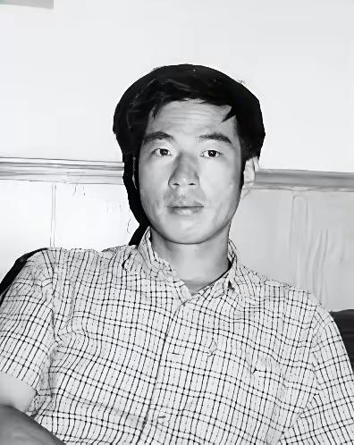 1997年起，前警察杨天勇拉团伙穿假警服袭警，三年害了19条人命。他们还栽赃