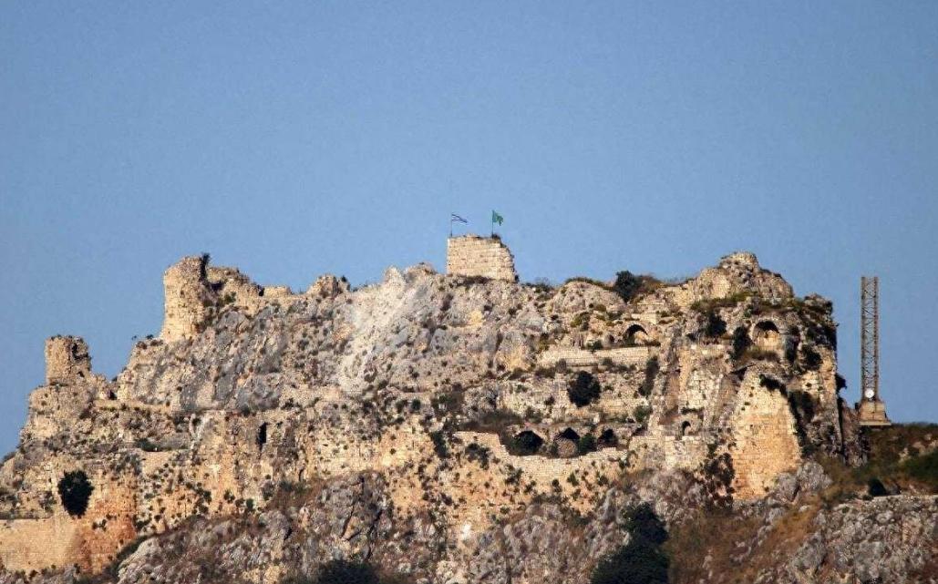 一座近900年的中世纪古堡，见证了十字军、萨拉丁、奥斯曼帝国、法国殖民者的轮番占