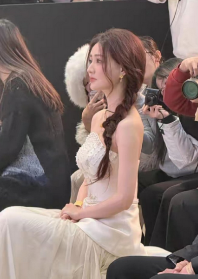 徐璐北京亦庄出图，姐姐好白好美啊！​​​