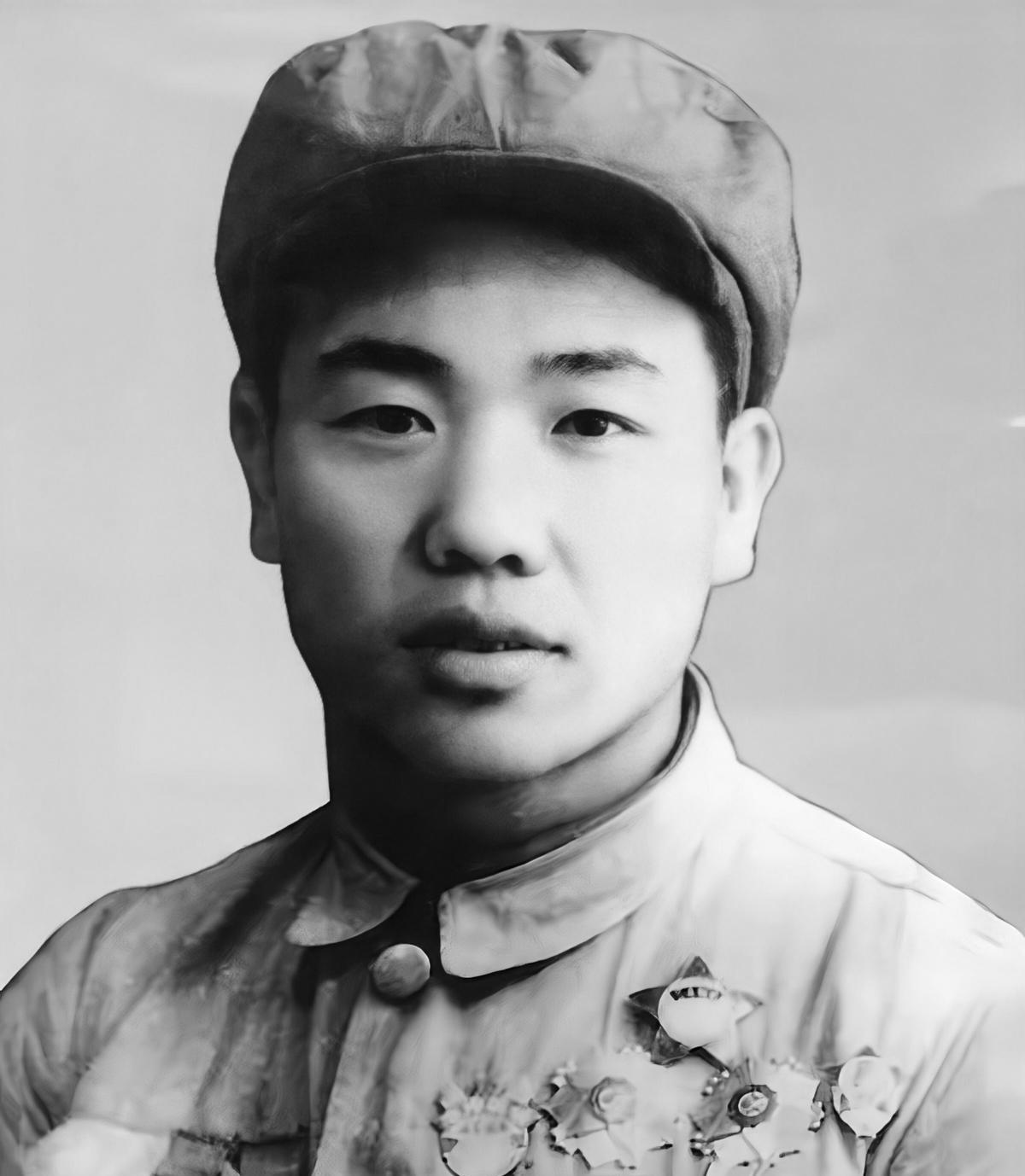 1950年11月29日，一个志愿军排长无视上级命令，弃守高地，放走美军50多辆坦
