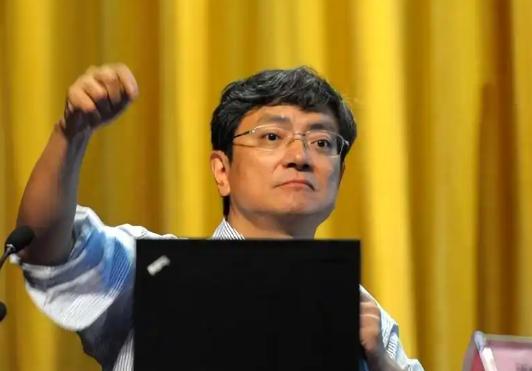 浙大郑强教授一句话，把天给捅了个窟窿。他说：“一台国产摩托车拿的世界冠军，比10