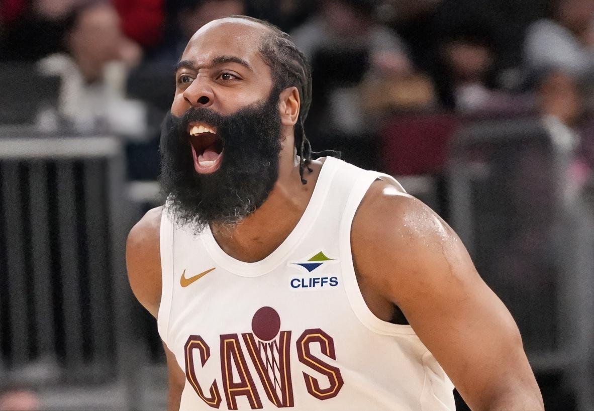 米切尔：登哥，上半场你搁这儿给我“装死”呢？竟然一分未得？？？哈登：别急，他们