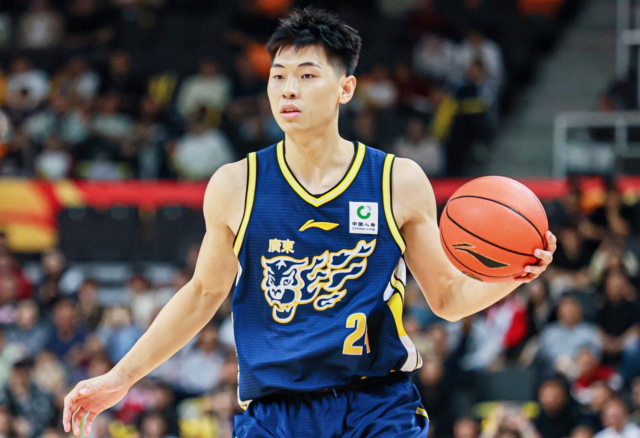 徐杰：崔哥，你这这防守无处不在啊？？？上来就是那种激情感染了全队。崔永熙：首秀