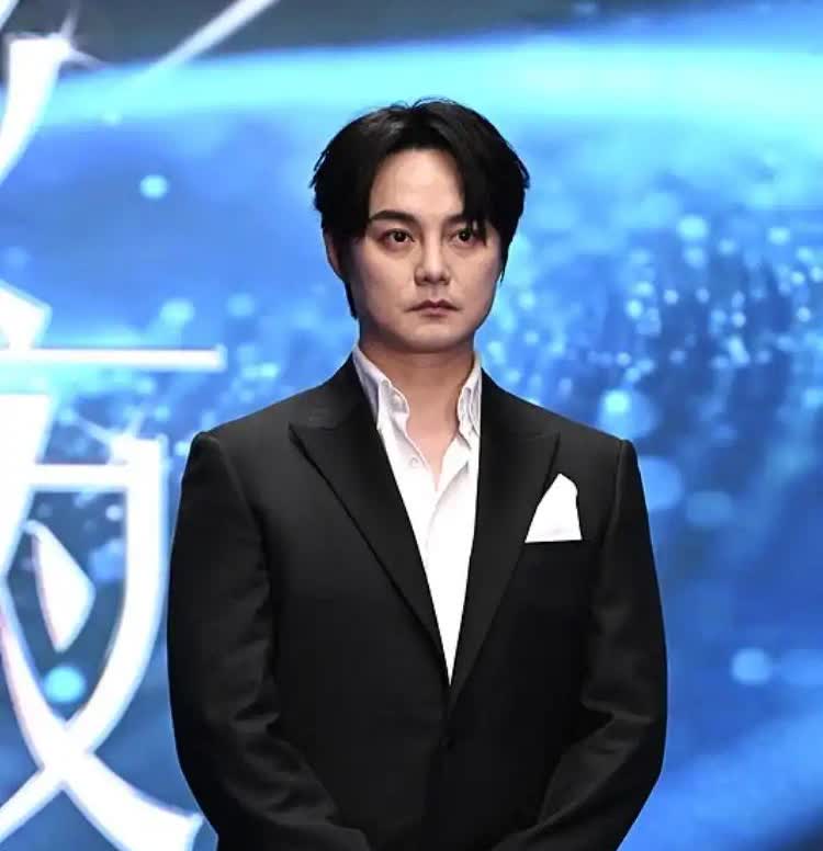 演员尹正道歉了？房子没了车子没了妻子没了哭了一场就像人生回归原点人生不过