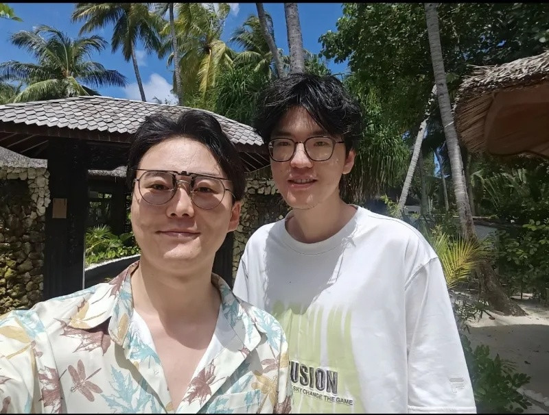 休假模式开启！有网友在马尔代夫偶遇jiejie。WBG确认无缘MSI后也是开始给