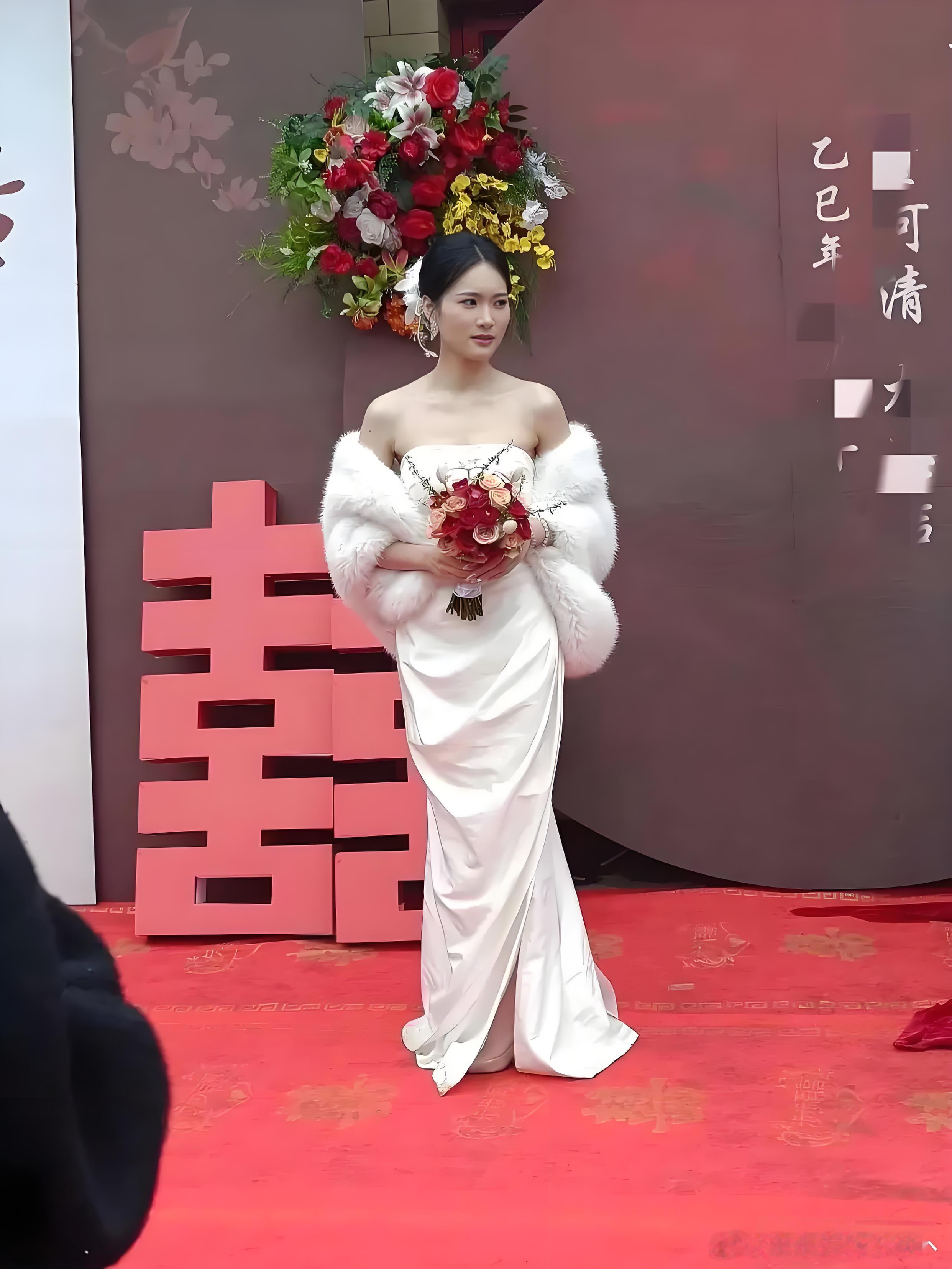 可喜可贺！表哥终于结婚了，新娘子很漂亮。