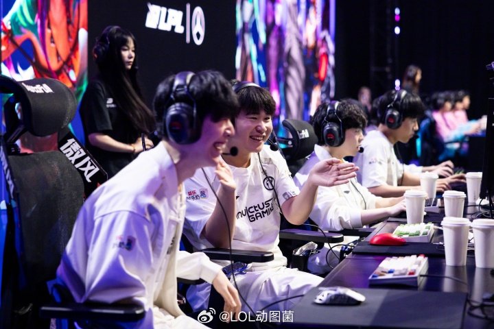 Wei三顾茅庐！iG击败EDG挺进下一轮下一轮将再次交手老对手BLG在今日的L