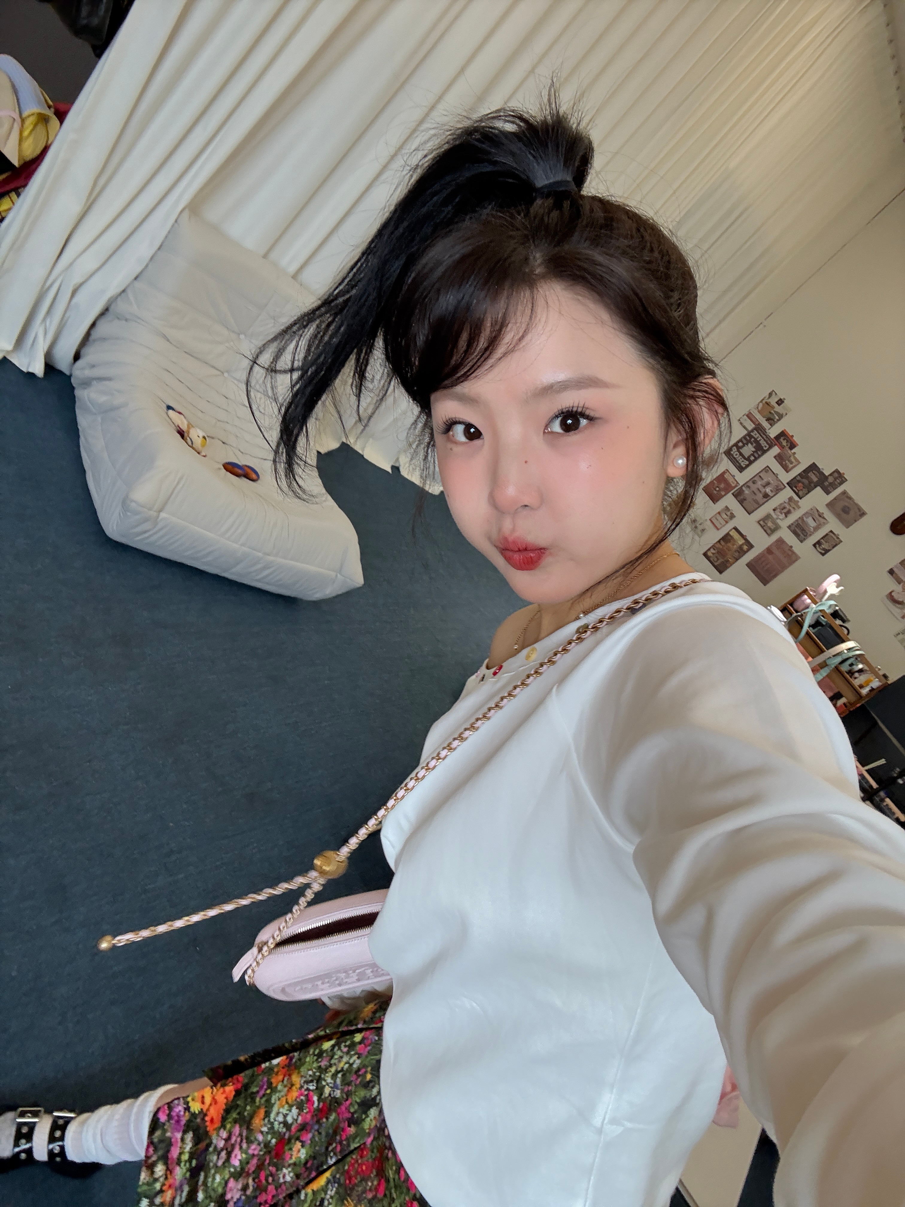 闺蜜们看上一条微博真的有点感动到以后我一定多多抽奖！谢谢闺蜜们宠我🫰下次就给大
