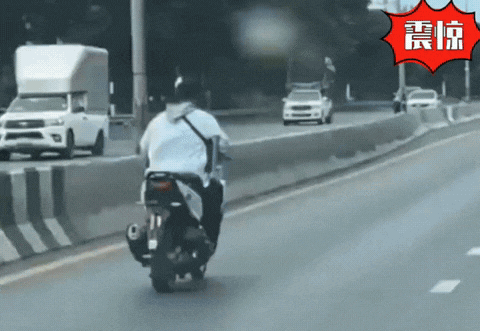 虽然他很相信他的技术，但好马终会有失蹄的时候。这一摔，让他怀疑了人生，脑袋瓜应该