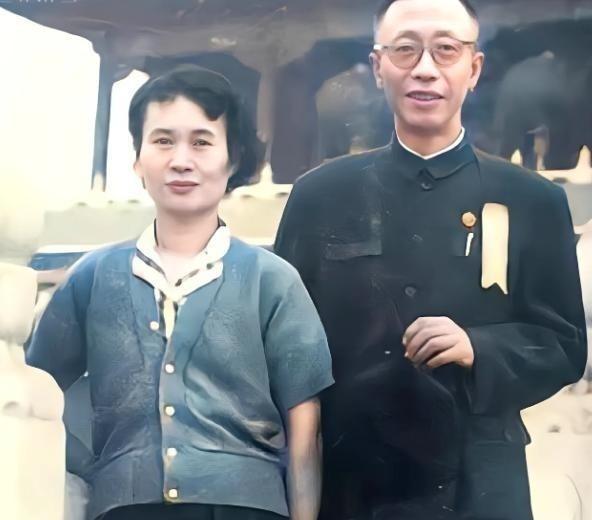 1964年，毛主席突然问道溥仪的工资，当他听到只有180元，顿时脸色大变直言：薪