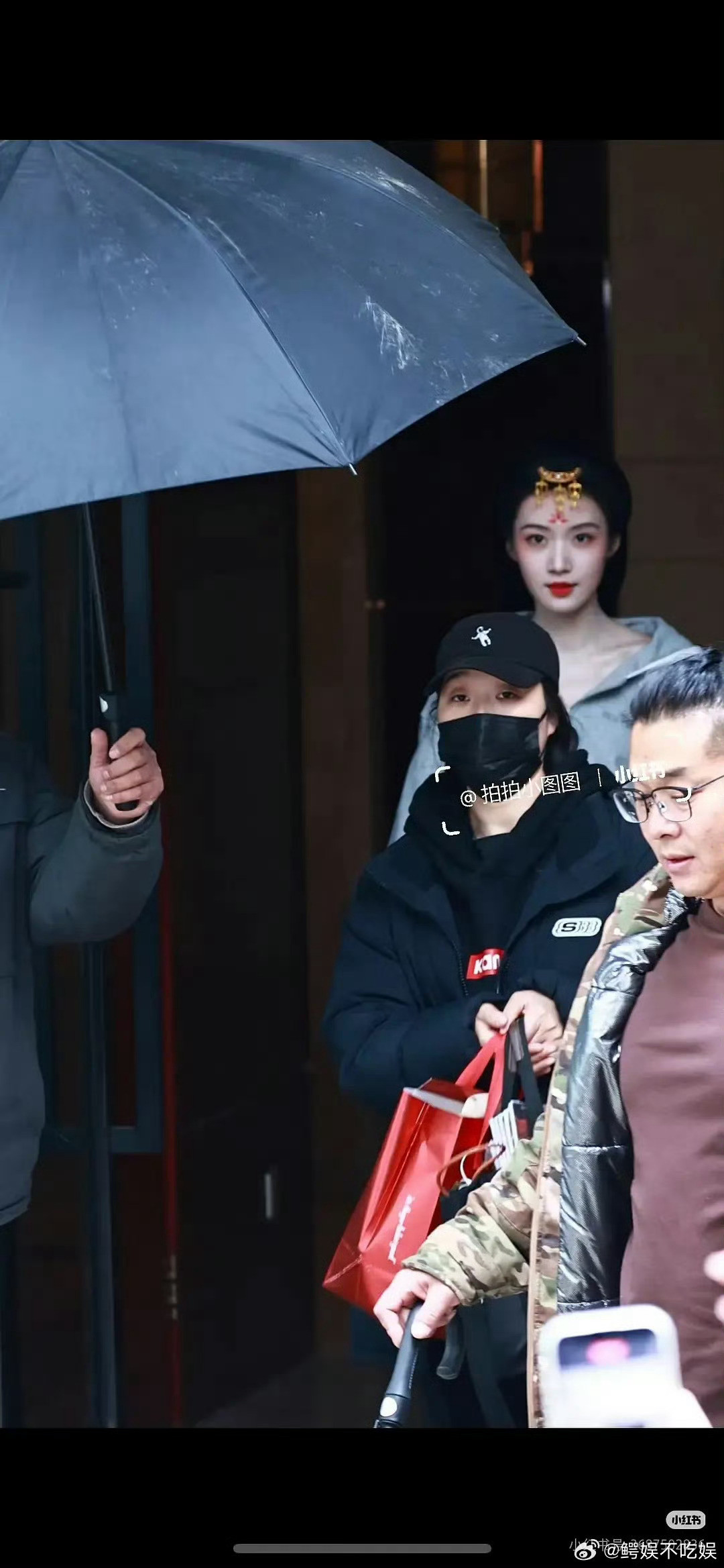 卢昱晓是不是不太适合浓妆？感觉更适合孟子义那样的浓颜大美女