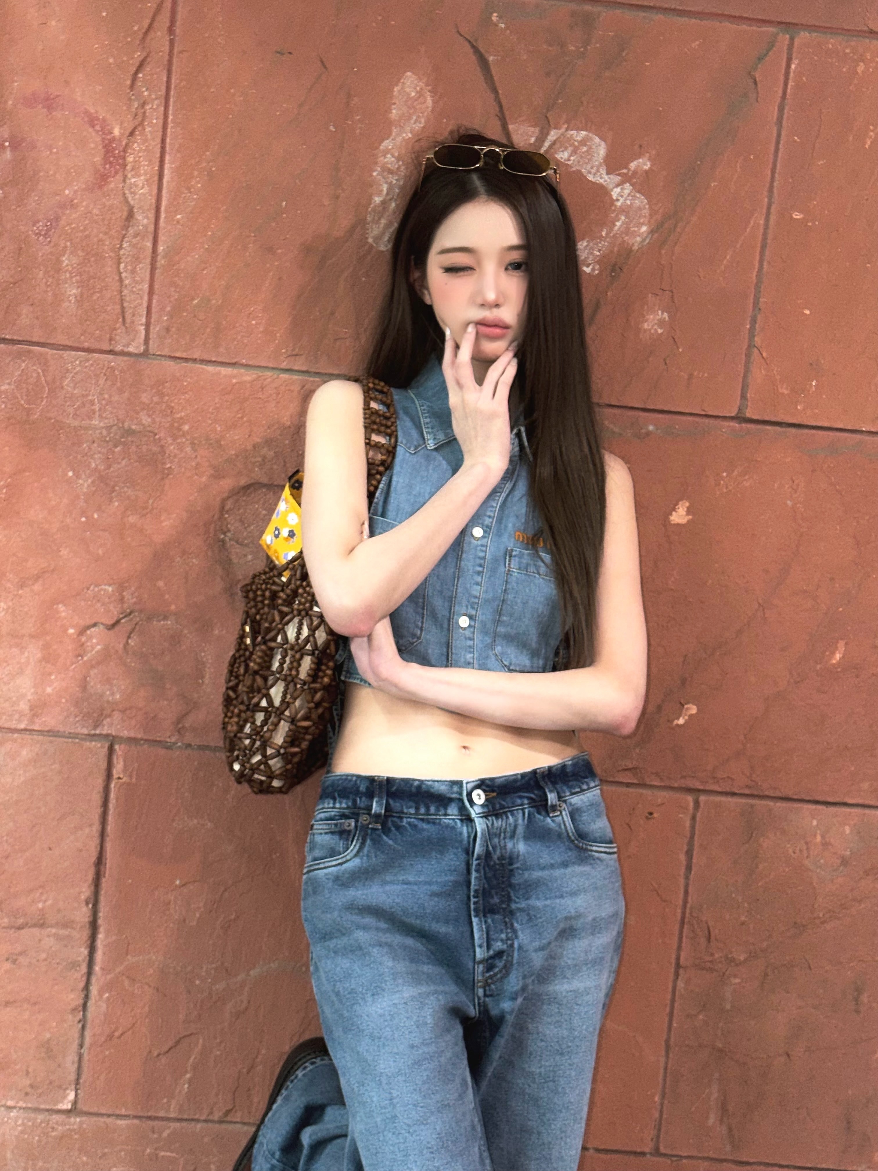 已被这两张的眼神日穿