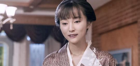 1937年，松本米子正弯腰清洗碗筷，突然3个日军军官破门而入，为首的少佐用日语厉