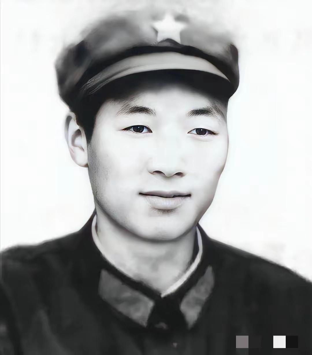 老山一等功臣王友军烈士，浙江省遂昌县人，1981年入伍，生前任107团二营炮兵连