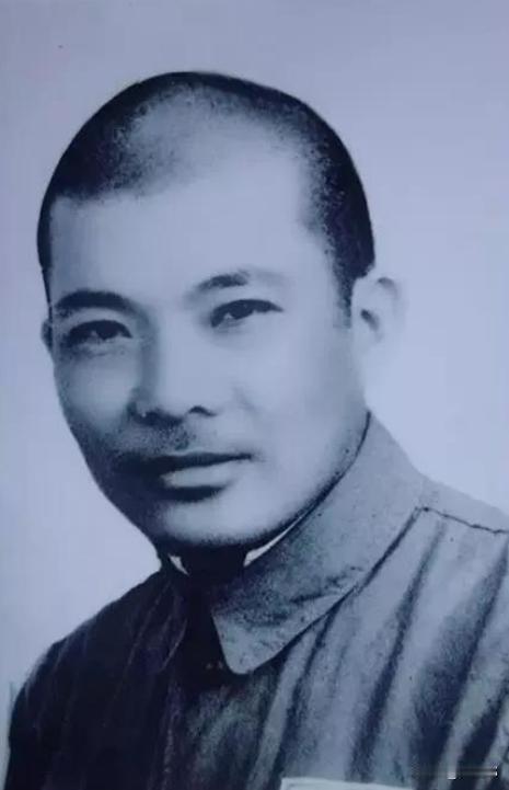 1945年，西安军统秘密监狱发生轰动一时的越狱暴动，牛子龙带领狱中十余名难友制服