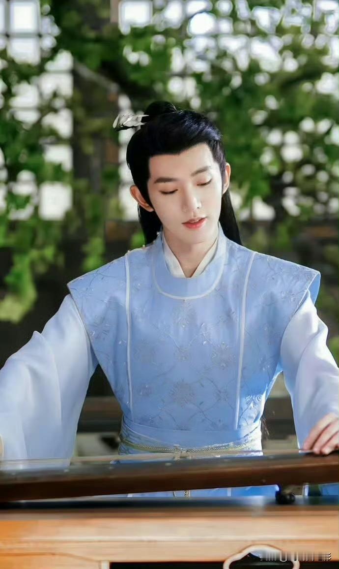郭敬明执导的《百妖谱》敲定邓为、艾米领衔主演，剧集定于8月初开机，现阶段已经开启