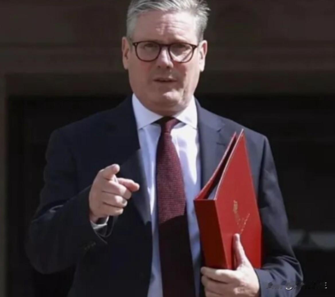 俄罗斯再次发出警告，如果英国首相访华成功，那么英国与中国将要面对美国无尽的怒火。