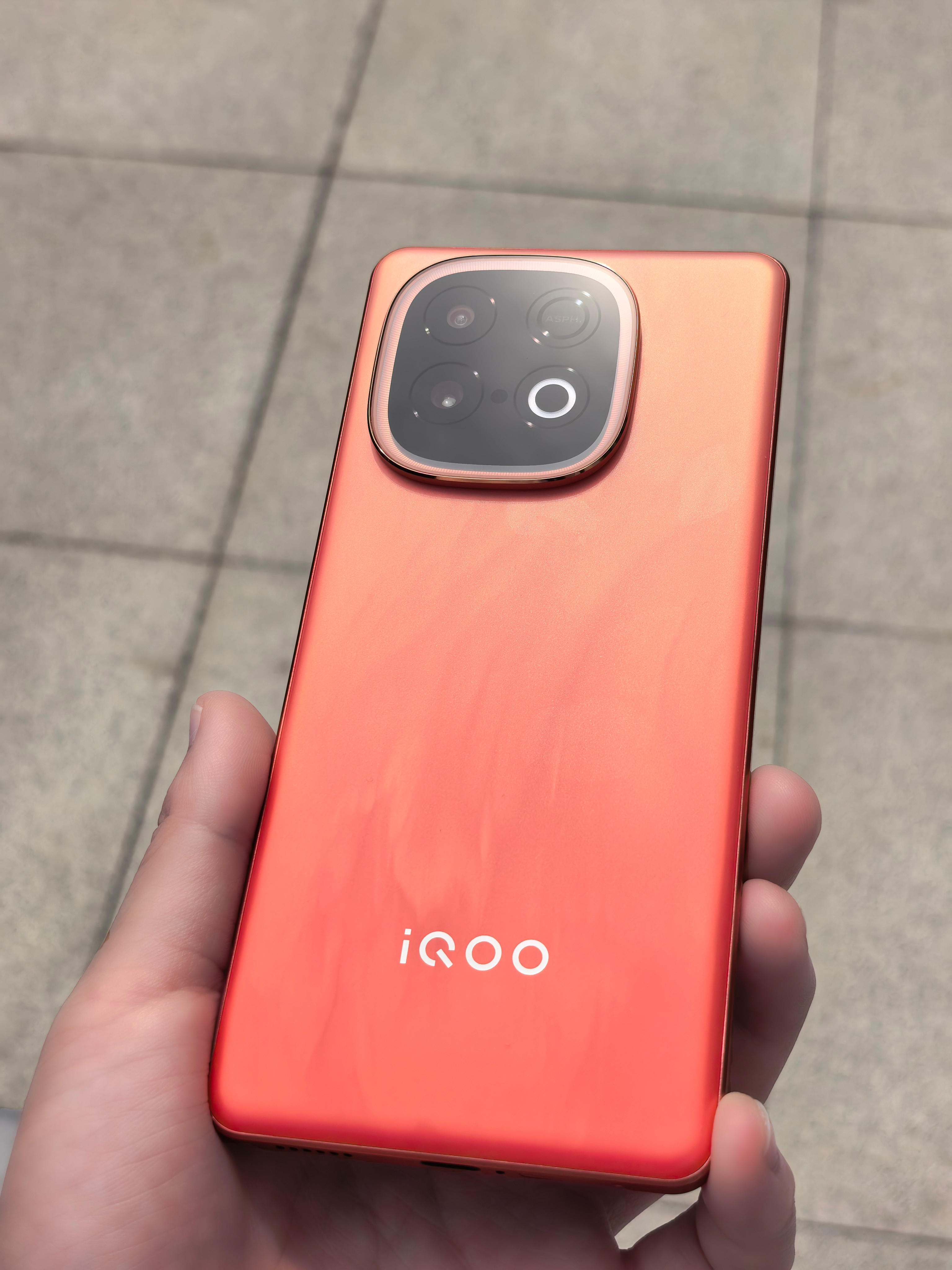 最近沉迷《原神》须弥城跑图，特意拿iQOOZ10Turbo+测了下。天