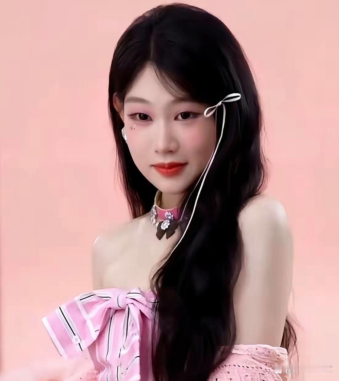 看着沈佳润那张脸，网友说面相骗不了人，这次我是真信了。昨天跟毛不易搭档，那么大