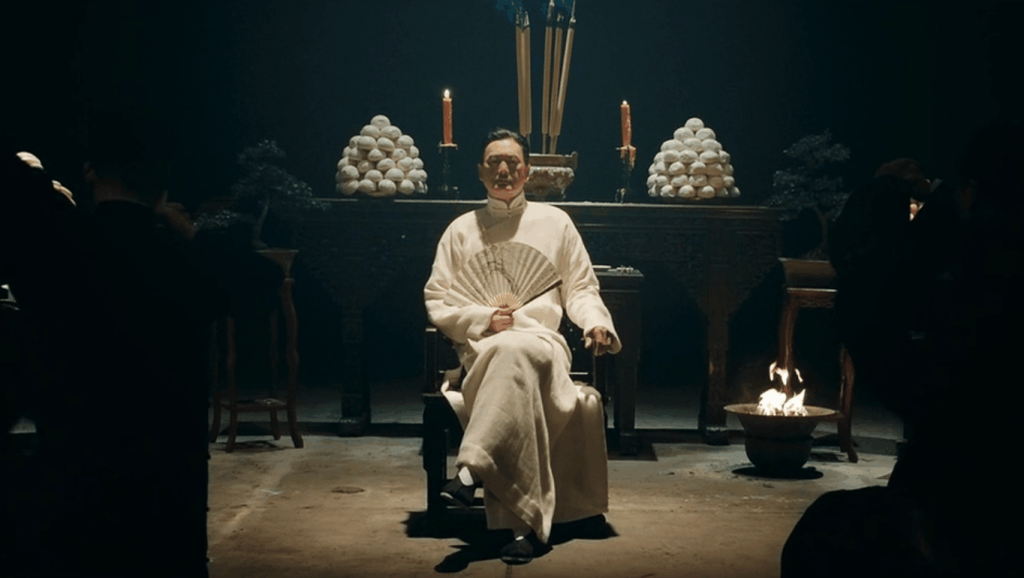 老照片见证上海变迁 解放号地铁列车发车[新