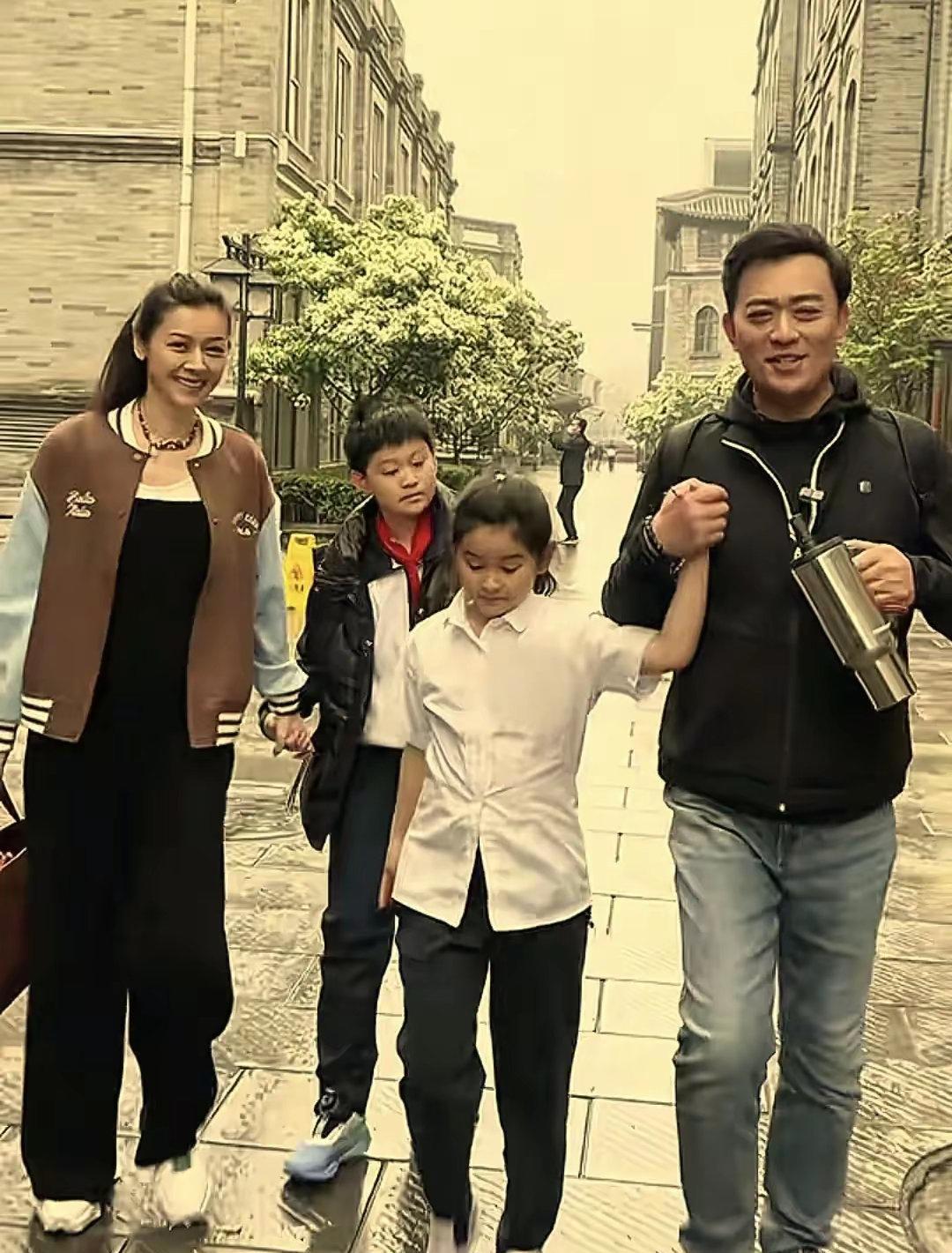 我开始理解黄海冰什么要离婚了原因很简单前妻哪哪都好，就是有一个很致命的缺点，
