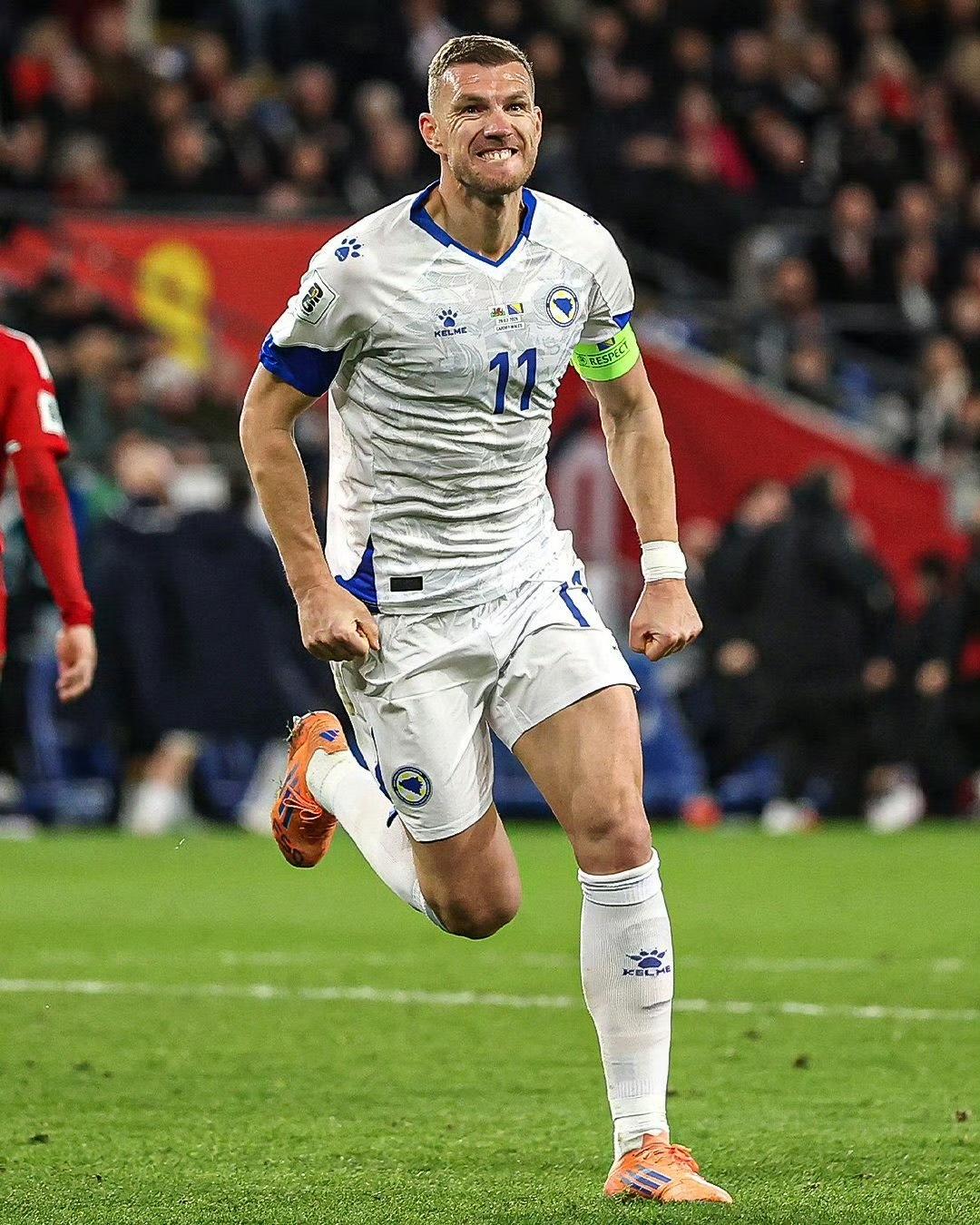 C罗和梅西都得称他为大哥！2026美加墨世界杯才是他的舞台，他身上的光，无人能及