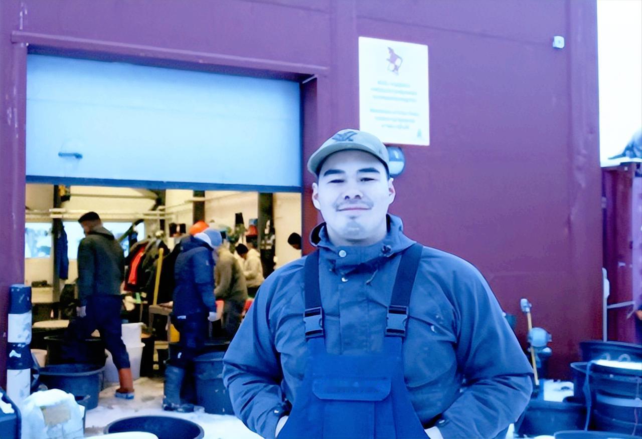 万万没想到，靠近北极圈的格陵兰岛居然快靠菲律宾人续命了，岛上总共就5.7万人，菲