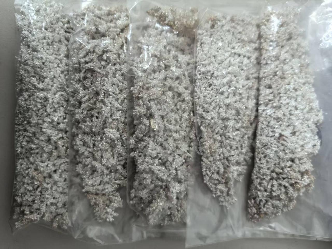 大家能认出这是什么吗？前几年给老妈打手镯买了点银粉，那时候银粉才5元一克，工