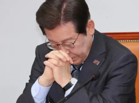 韩国现任总统李在明，最近干了两件直接震动半岛的大事！第一件事，4月6日他在