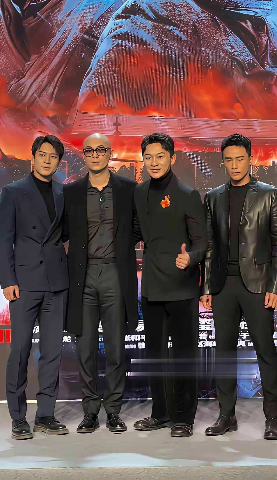 朱亚文，杜淳，李晨最旁边的男生是谁有知道的吗？