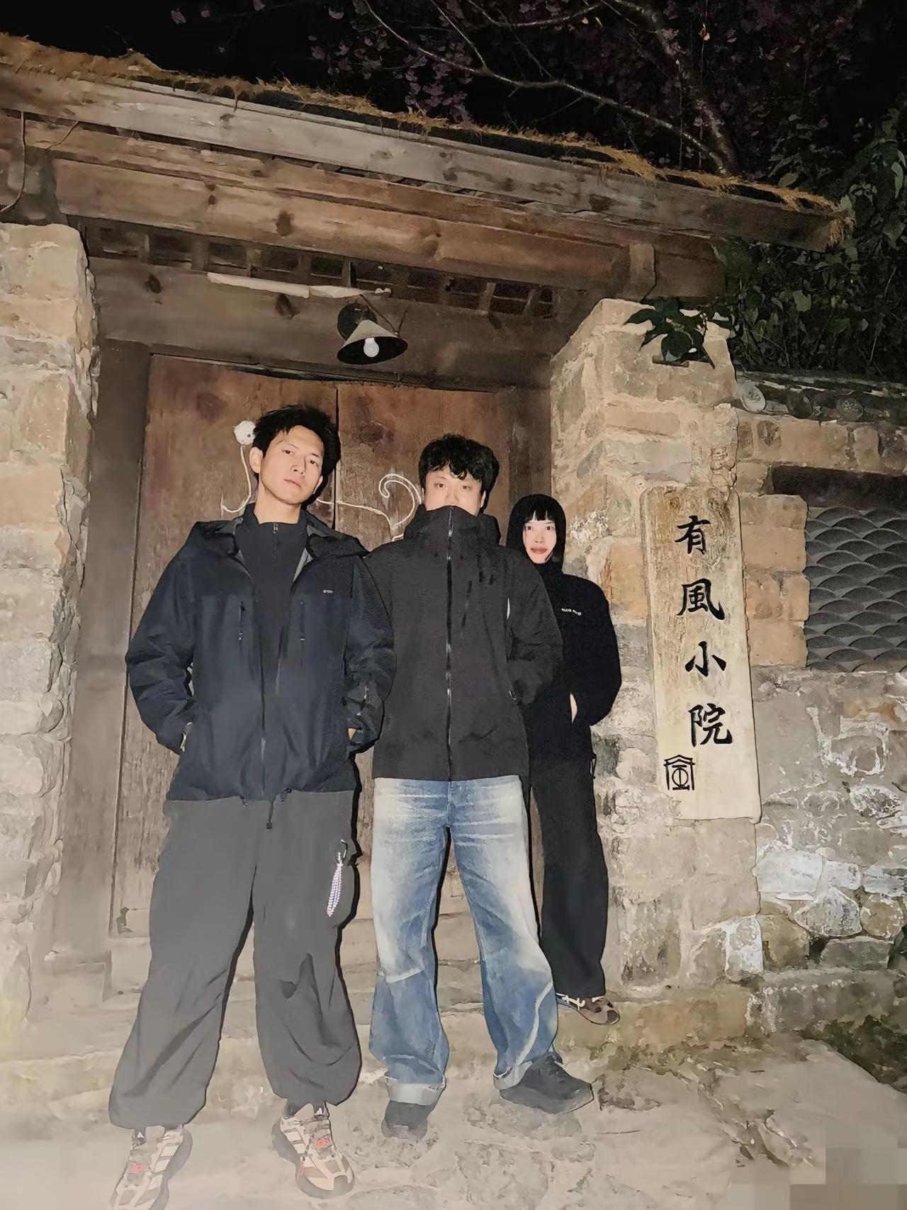 差点要被李现给笑死！果然人还是不能太全面了，谁能想到晒第一批回村过年的人居然是李