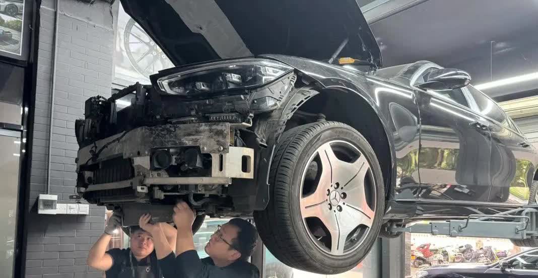 别再傻傻的开车了，要知道车抖的原因:​一：冷车抖，火花塞。​二：怠速抖，
