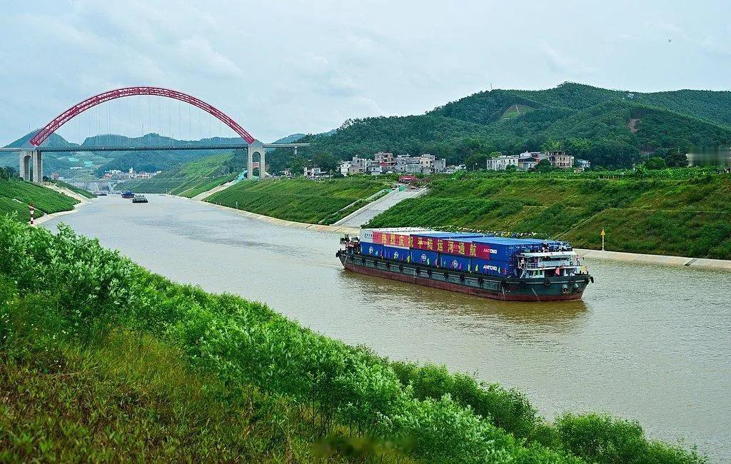 不看不知道，仔细研究了一下发现，2025年越南海防港集装箱总吞吐量330万标箱，