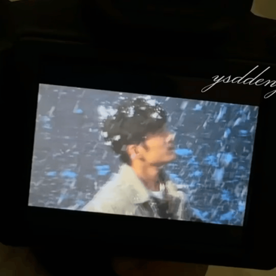 卧槽啊啊啊啊肖战被雪攻击了啊哈哈哈哈