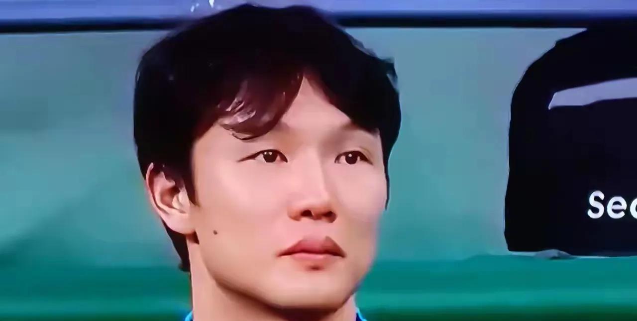 武汉三镇以0比4的悬殊比分惨败于北京国安之后，就宣称邓卓翔才思枯竭，还要求武汉三