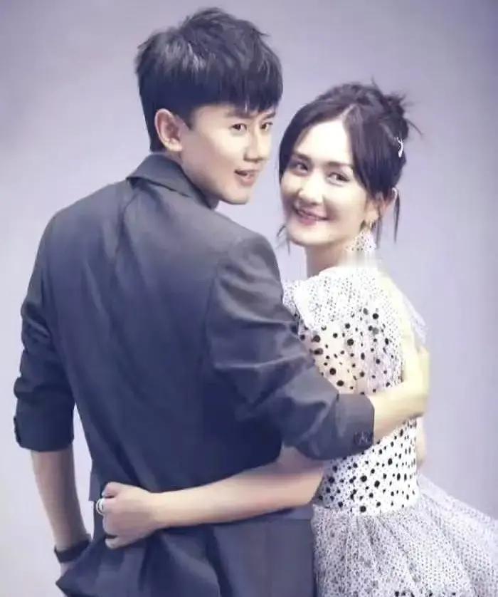 谢娜跳舞，张杰被骂当晚弹幕刷屏：别带她。三分钟后，张杰把话筒递给谢娜，两人